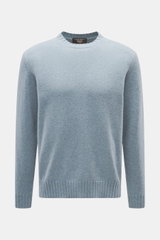 Filippo de Laurentiis Cashmere Rundhalspullover rauchblau meliert, frontal, reiner Cashmere, weicher Griff, mittelfeines Strickbild, Regular Fit, Rundhalsausschnitt, komfortable Rippbündchen.