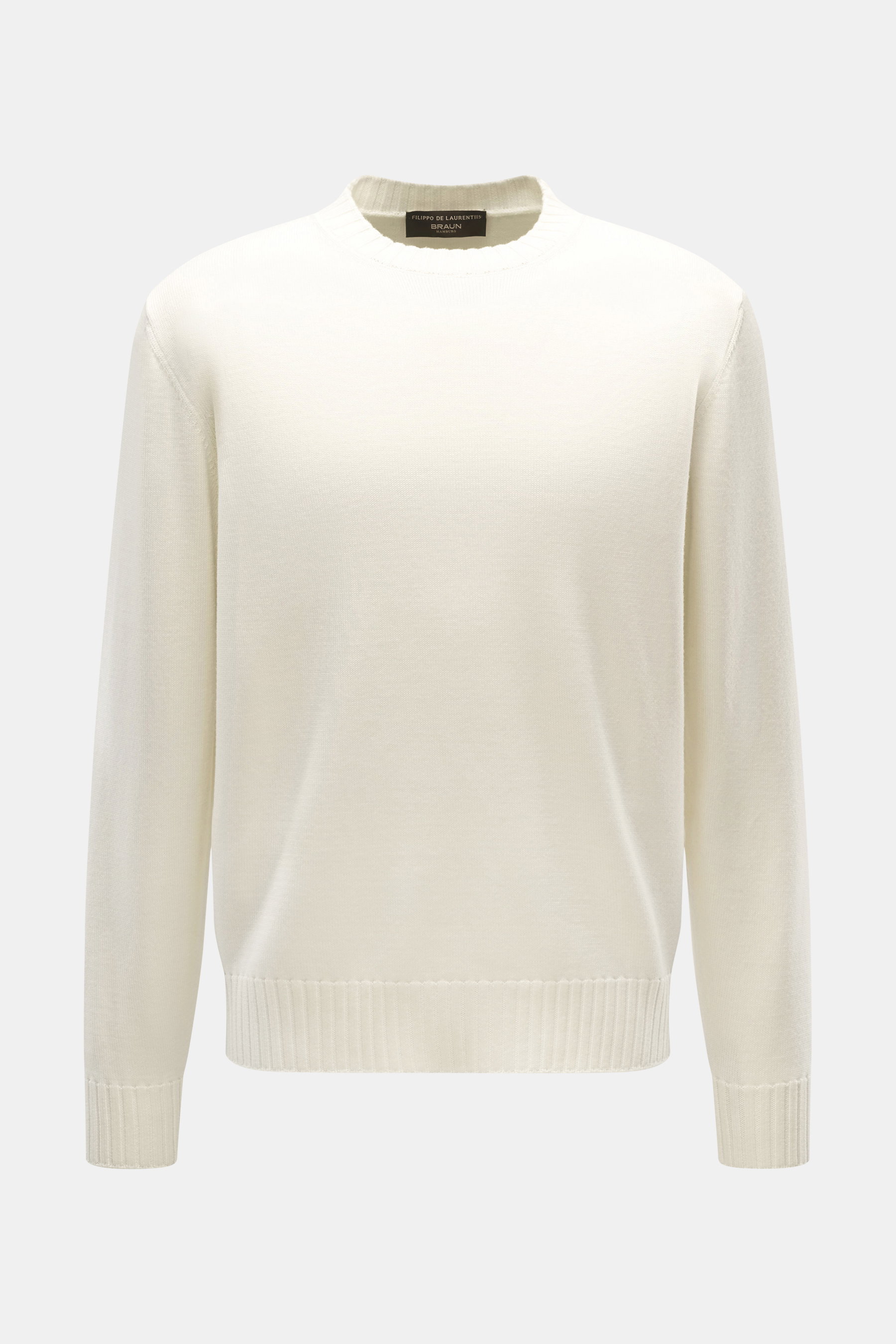 Frontale Nahaufnahme des cremefarbenen Filippo de Laurentiis Merino Rundhalspullover mit feinem Strickbild, Rundhalsausschnitt und flexiblen Rippbündchen aus reiner Merinowolle.