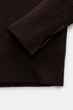 Barena Venezia Rundhalspullover 'Corba Cruna' dunkelbraun, Detailaufnahme von Ärmel und Körper, Strick aus reiner Schurwolle, weicher Griff, mittelfeines Strickbild, Patent-Strickmuster, Slim Fit, Rundhalsausschnitt, elastische Rippbündchen, breite Ärmelb