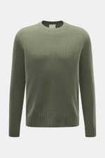 Allude Rundhalspullover dunkelgrün, frontal aus mittlerer Distanz fotografiert, Mix aus Wolle und Cashmere, weicher Griff, mittelgrobes Strickbild, Regular Fit, Rundhalsausschnitt, komfortable Rippbündchen.