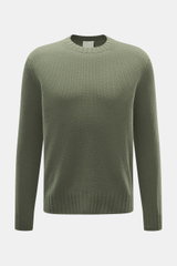 Allude Rundhalspullover dunkelgrün, frontal aus mittlerer Distanz fotografiert, Mix aus Wolle und Cashmere, weicher Griff, mittelgrobes Strickbild, Regular Fit, Rundhalsausschnitt, komfortable Rippbündchen.