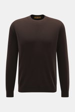 Front view of Moorer Cashmere crewneck sweater 'Orvieto-WY' dark brown, showcasing pure cashmere, soft feel, fine knit pattern, slim fit, crew neckline, and flexible ribbed cuffs. Luxurious comfort in perfection from MOORER with exclusive long-fiber cashm