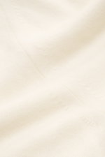 Close-up front view of the Moorer Cashmere crewneck sweater 'Orvieto-WY' cream showing fine knit pattern, soft pure cashmere, slim fit, crew neckline, and ribbed cuffs. Luxurious comfort in perfection: This classic crewneck sweater was made by MOORER from