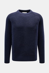 Geschlossener navy Closed Rundhalspullover aus edlem Wollstrick mit Patentstrick, Raglanärmeln, Rippbündchen, Regular Fit, frontal fotografiert.