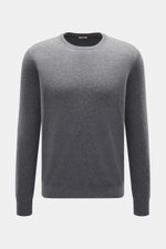 BRAUN Hamburg Cashmere Rundhalspullover dunkelgrau meliert, Slim Fit, feines Strickbild, Rundhalsausschnitt, flexible Rippbündchen, reiner Cashmere, vorne frontal fotografiert.