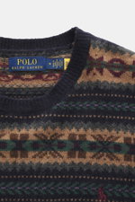 Nahaufnahme des Polo Ralph Lauren Rundhalspullover navy/multicolor gemustert mit Intarsienstrick, Rundhalsausschnitt, weichem Griff und Polospieler-Stitching.
