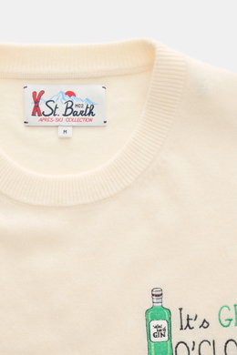 Nahaufnahme des MC2 Saint Barth Rundhals-Pullovers 'Heron Light' creme von oben, Mix aus Cashmere, Wolle, Viskose, Microfaser, weicher Griff, feines Strickbild, Slim Fit, Rundhalsausschnitt, markantes Stitching auf der Brust, Ärmelabschluss mit Logo-Stitc