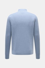 04651/ A trip in a bag Mock Neck Pullover 'Foggy' rauchblau, Rückansicht, Slim Fit, Stehkragen, Patent-Strick, reine Schurwolle, weicher Griff, garment dyed.