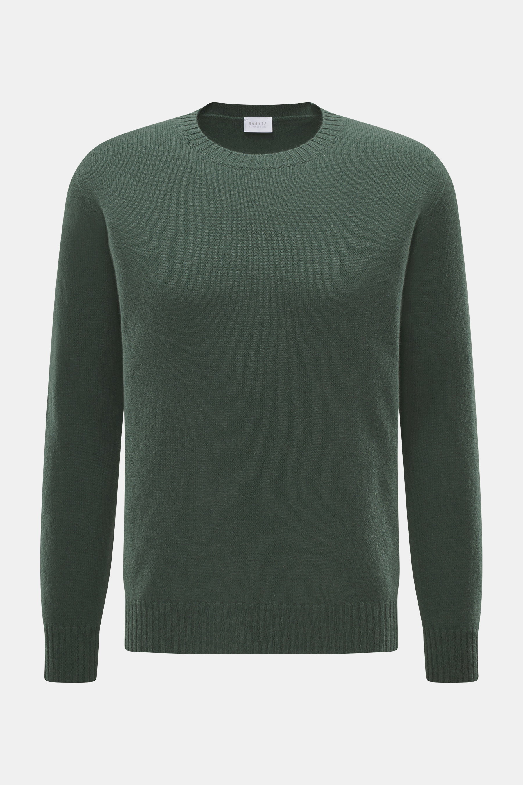 04651/ A trip in a bag Cashmere Rundhalspullover 'Extreme Cashmere Crew' dunkelgrün, Slim Fit, feiner Strick, Rundhalsausschnitt, Frontansicht.