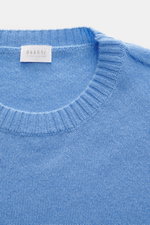 04651/ A trip in a bag Cashmere Rundhalspullover 'Extreme Cashmere Crew' blau, Detailansicht von oben, feiner Strick, weicher Griff, Slim Fit.