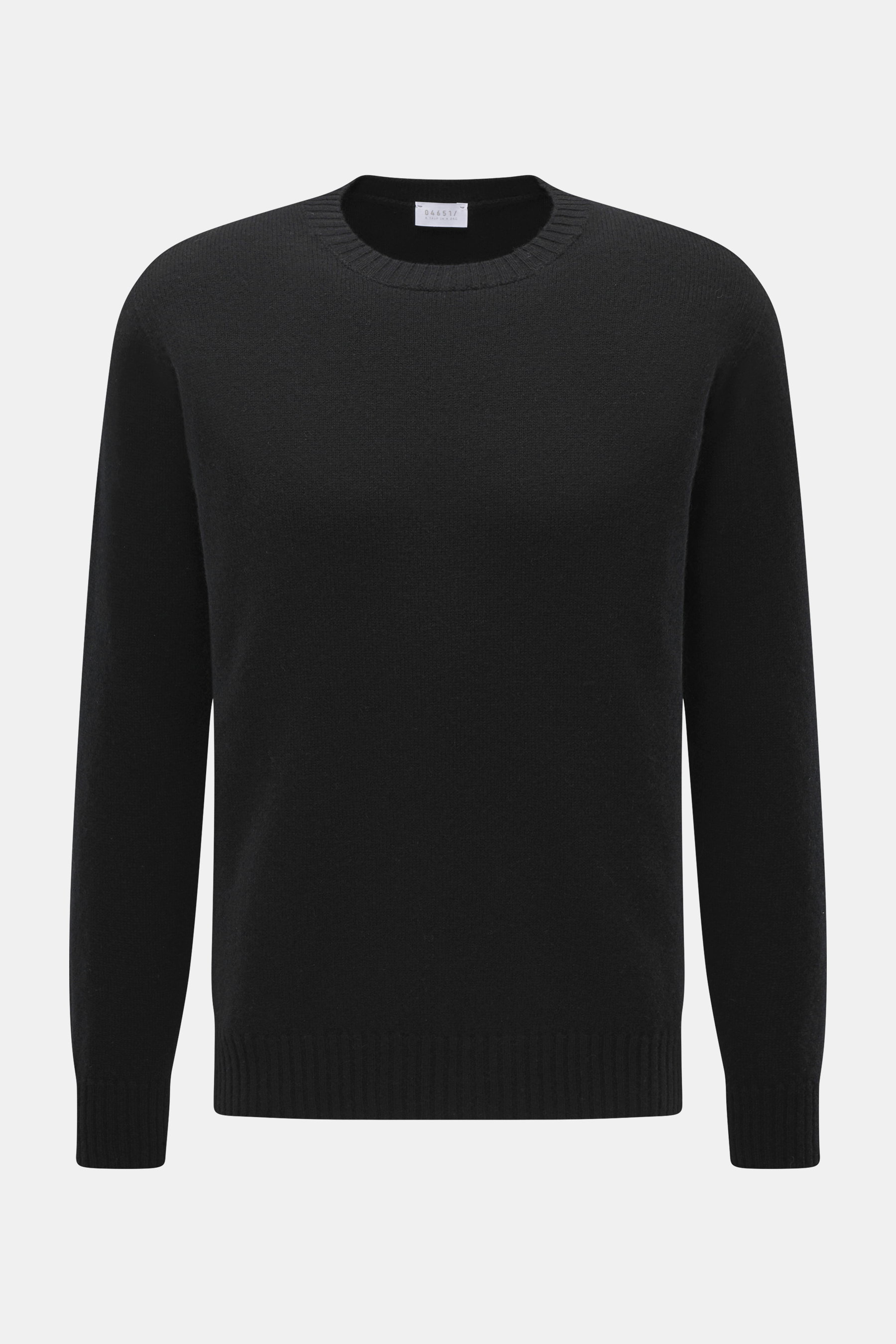Vorderansicht des schwarzen 04651/ A trip in a bag Cashmere Rundhalspullover 'Extreme Cashmere Crew' mit Rundhalsausschnitt, Slim Fit und flexiblen Rippbündchen aus reinem, weichem Cashmere.