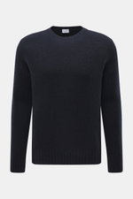04651/ A trip in a bag Rundhalspullover 'Molly Crew' navy, frontale Nahaufnahme, Bouclé-Struktur, Slim Fit, Rundhalsausschnitt, weicher Merinowolle-Mix