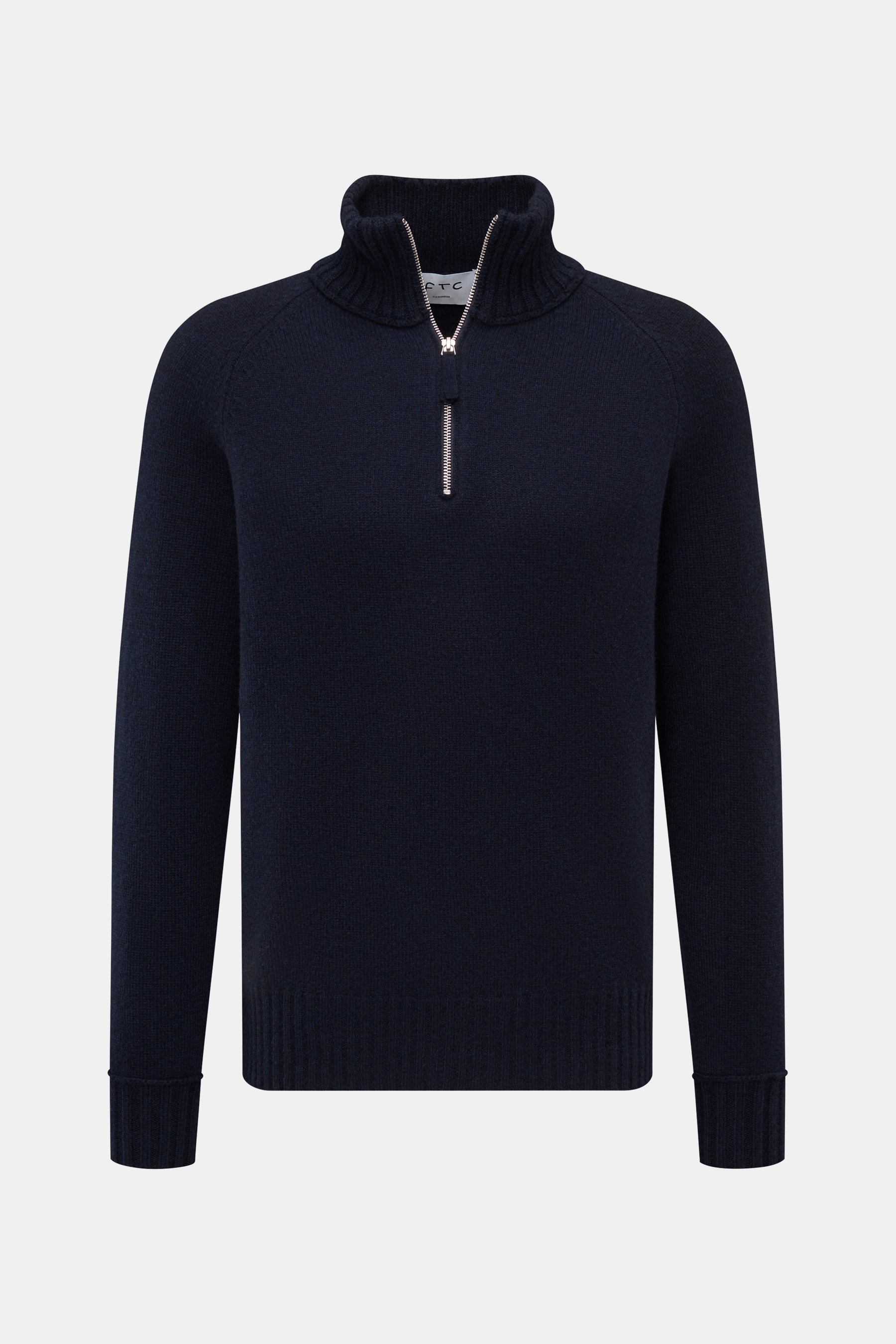 FTC Cashmere Troyer navy, frontale Nahaufnahme, Slim Fit Troyer aus weichem Fair-Trade-Cashmere mit Raglanärmeln, Troyer-Kragen und Reißverschluss.