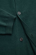 Close-up front view of the von Braun Cashmere knit shirt dark green showing fine knit, buttons, and ribbed cuff details.

Description: 
<p>Luxurious winter essential: This VON BRAUN knit shirt in the finest Mongolian cashmere has a timeless design that of