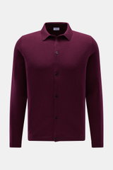 Front view of the von Braun Cashmere knit shirt burgundy, a slim fit, fine knit button-up with a classic turn-down collar.

Description: 
<p>Luxurious winter essential: This VON BRAUN knit shirt in the finest Mongolian cashmere has a timeless design that 