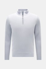von Braun Cashmere half-zip jumper light blue shown from the front, pure cashmere, very soft feel, fine knit, slim fit, half-zip with zip, flexible ribbed bands. <p>This clean VON BRAUN half-zip jumper made from high-quality and exceptionally fine Mongoli