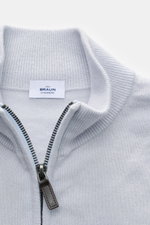 Close-up front view of the von Braun Cashmere half-zip jumper light blue, showcasing fine knit, slim fit, and half-zip with leather pull.

<p>This clean VON BRAUN half-zip jumper made from high-quality and exceptionally fine Mongolian cashmere combines a 