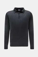 von Braun Merino Feinstrickpolo anthrazit meliert, Frontansicht, Slim Fit aus reiner Merinowolle mit schmalem Polokragen, glatter Drei-Knopf-Leiste und komfortablen Rippbündchen.