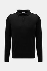 Front view of the von Braun Merino fine knit polo black, a slim fit black Merino wool polo with narrow collar and three-button placket.

<p>Pure Merino wool in a comfortable fine knit makes this knit polo knit polo from the brand VON BRAUN a luxurious ess