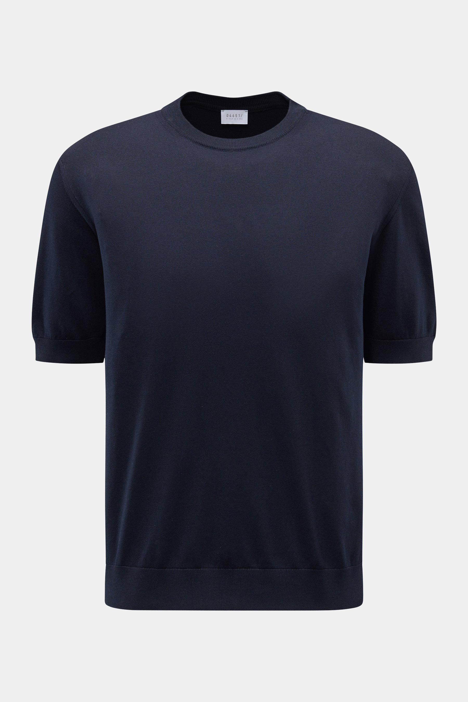 04651/ A trip in a bag Kurzarmpullover 'Pima Cotton' navy, Slim Fit, Rundhalsausschnitt, feiner Strick, aus reiner Pima-Baumwolle, Vorderansicht.