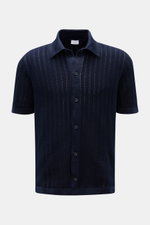 Alt tag (124 characters): Front view of 04651/ A trip in a bag Short sleeve knit shirt narrow collar navy in textured cotton, slim fit with button placket.

Description: <p>Summery ease: With a casual cut and comfortable cotton, this short sleeve knit shi