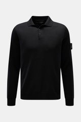 Stone Island Strickpolo 'Ghost Pure Light Wool' schwarz, Frontansicht, feine Wolle, Regular Fit, klassischer Kragen, Kompass-Badge am Oberarm.