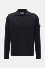 Stone Island Strickpolo navy, Frontansicht, reine Schurwolle, feines Strickbild, weiche Qualität, Regular Fit, gestrickter Polokragen, Zwei-Knopf-Leiste, STONE ISLAND-Weblabel, elastische Bündchen.