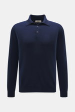 Fioroni Cashmere Strickpolo dunkelblau, frontale Nahaufnahme, reiner Baby-Cashmere, weicher Griff, Polokragen, Drei-Knopf-Leiste, Regular Fit, feines Strickbild.