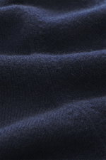 Close-up front view of the Gran Sasso Cashmere half-zip jumper navy showing fine knit pattern, pure cashmere, soft touch, slim fit, zipper stand-up collar, and elastic rib cuffs.