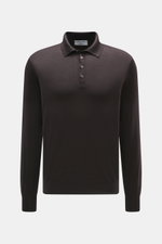 Gran Sasso Feinstrickpolo dunkelbraun in Slim Fit, aus Schurwolle, Cashmere, Seide, frontale Nahaufnahme mit Polokragen und Perlmuttknöpfen.