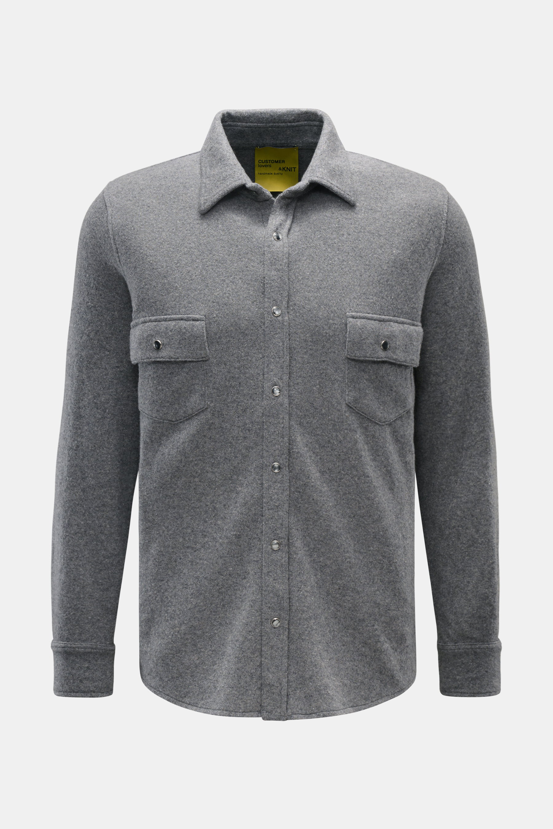 B.F. Knitwear Cashmere Strickhemd Kent-Kragen grau meliert, frontal fotografiert, Slim Fit, reine Cashmerequalität, Brusttaschen, Druckknopfleiste, gerundeter Saum.