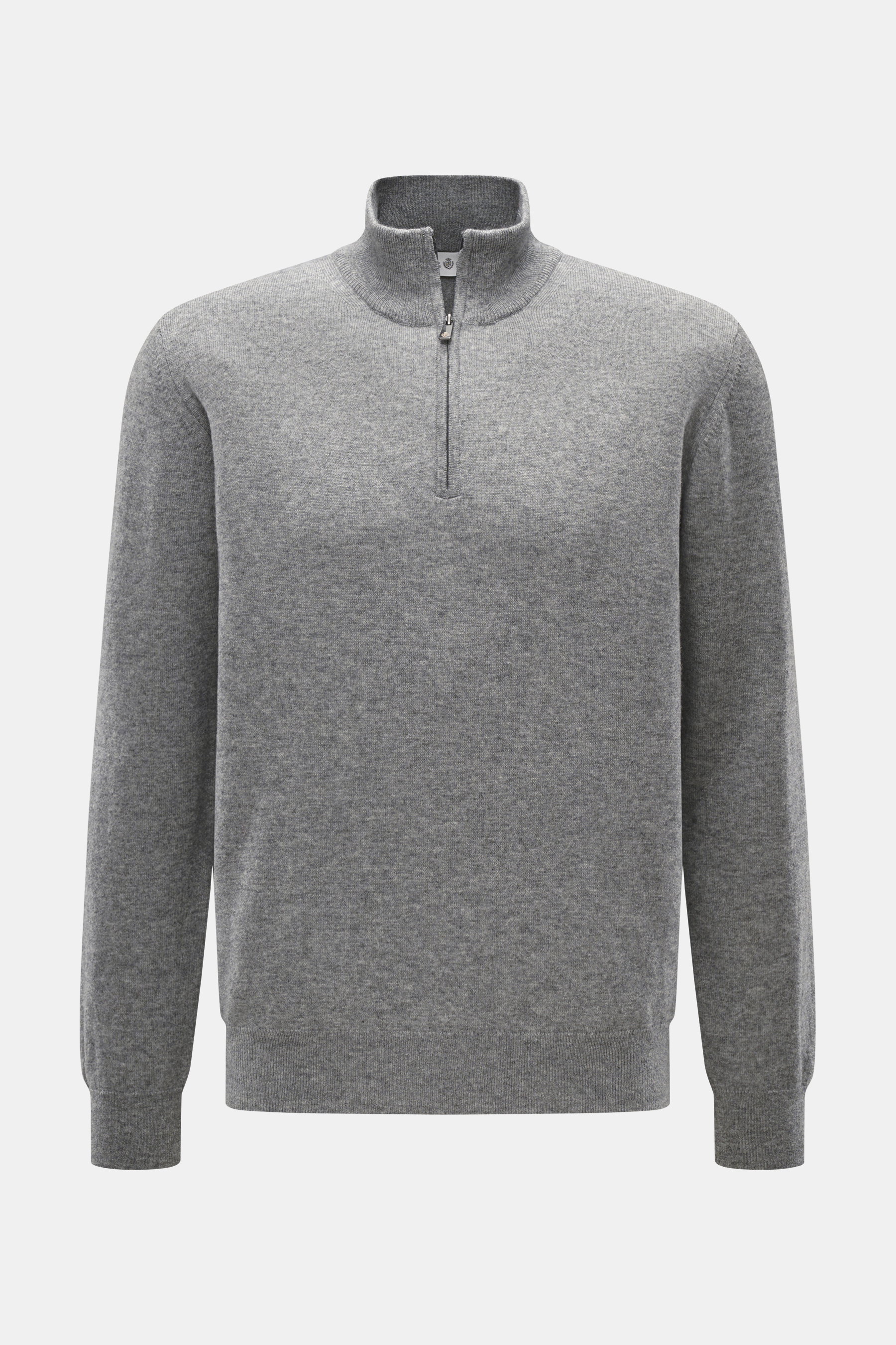 Della Ciana Troyer grau meliert, frontale Nahaufnahme, Mix aus Cashmere und Merinowolle, weicher Griff, feines Strickbild, Regular Fit, Troyer-Kragen mit Reißverschluss, flexible Rippbündchen.