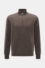Frontale Nahaufnahme des Della Ciana Troyer graubraun meliert aus Cashmere und Merinowolle mit softem Griff, feinem Strickbild, Regular Fit, Troyer-Kragen mit Reißverschluss und flexiblen Rippbündchen.