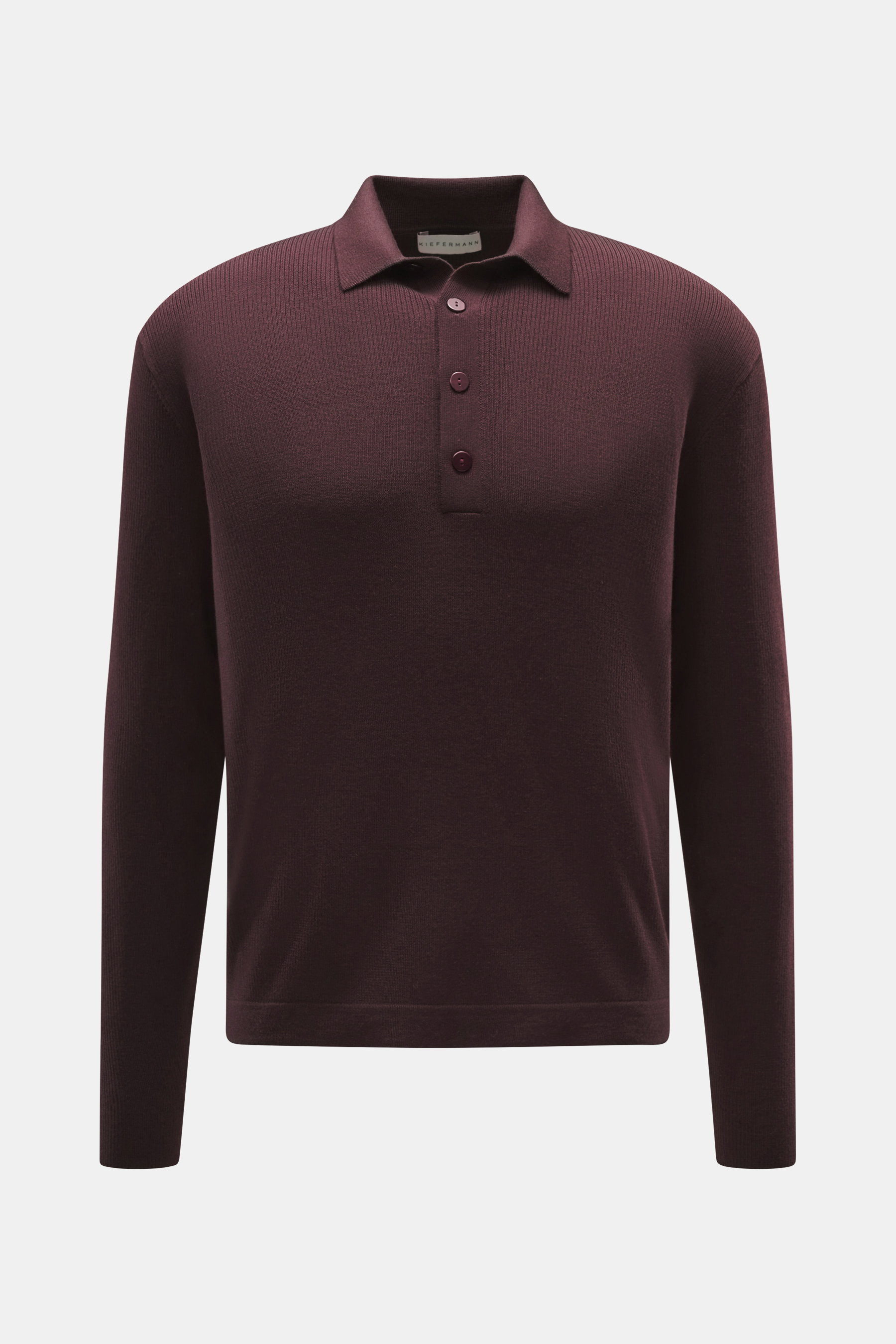 Kiefermann Merino Strickpolo 'Imano' bordeaux in Frontansicht, reine Merinowolle, weicher Griff, feines Strickbild, Oversized Fit, Polokragen, Drei-Knopf-Leiste.