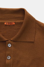 Barena Venezia Merino Strickpolo 'Pevaron Brunal' braun, Detailaufnahme von oben, Feinstrick, weicher Griff, Slim Fit, Polokragen, Drei-Knopf-Leiste, flexible Rippbündchen.