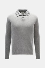 Allude Troyer grau meliert, frontal fotografiert, Regular Fit, mittelgrobes Strickbild, Stehkragen mit Vier-Knopf-Leiste, Rippbündchen, Mix Schurwolle und Cashmere, weicher Griff.