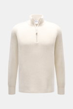 Frontansicht des cremefarbenen FTC Cashmere Troyer mit Troyer-Kragen und Reißverschluss, mittelgrobes Strickbild, Regular Fit, reiner Cashmere, weicher Griff, komfortable Rippbündchen, luxuriöser Komfort.