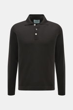 FTC Strickpolo dunkelbraun, frontal fotografiert, Slim Fit, Strick aus Cashmere und Lyocell, klassischer Polokragen, Drei-Knopf-Leiste, Perlmuttknöpfe, doppelt gearbeitete Saumabschlüsse, kurze Saumschlitze, softer Griff, sehr feines Strickbild.