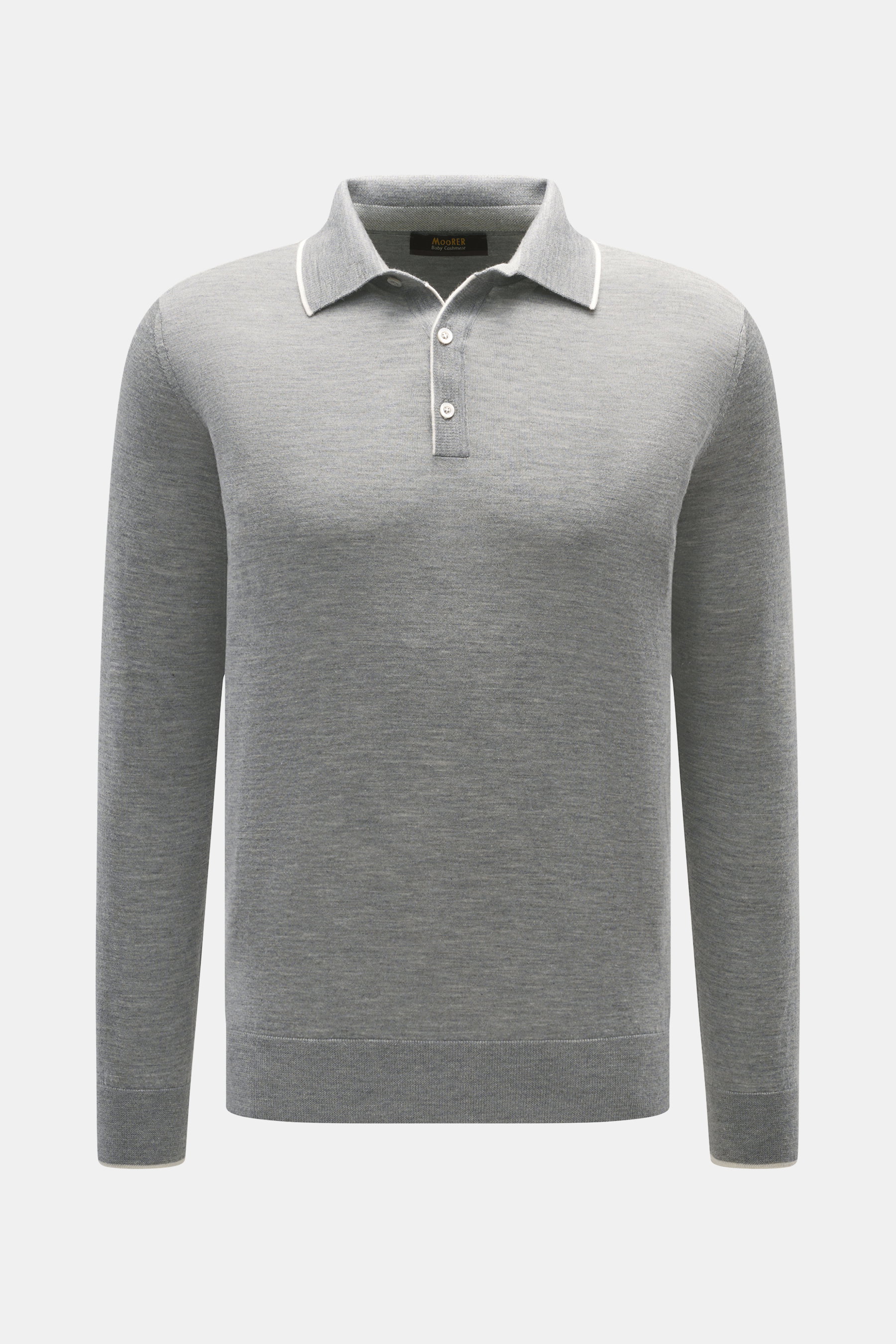 Moorer Cashmere Feinstrickpolo 'Teramo' grau meliert, frontal aus mittlerer Distanz, Slim Fit, Perlmuttknöpfe, feiner Baby-Cashmere-Strick.