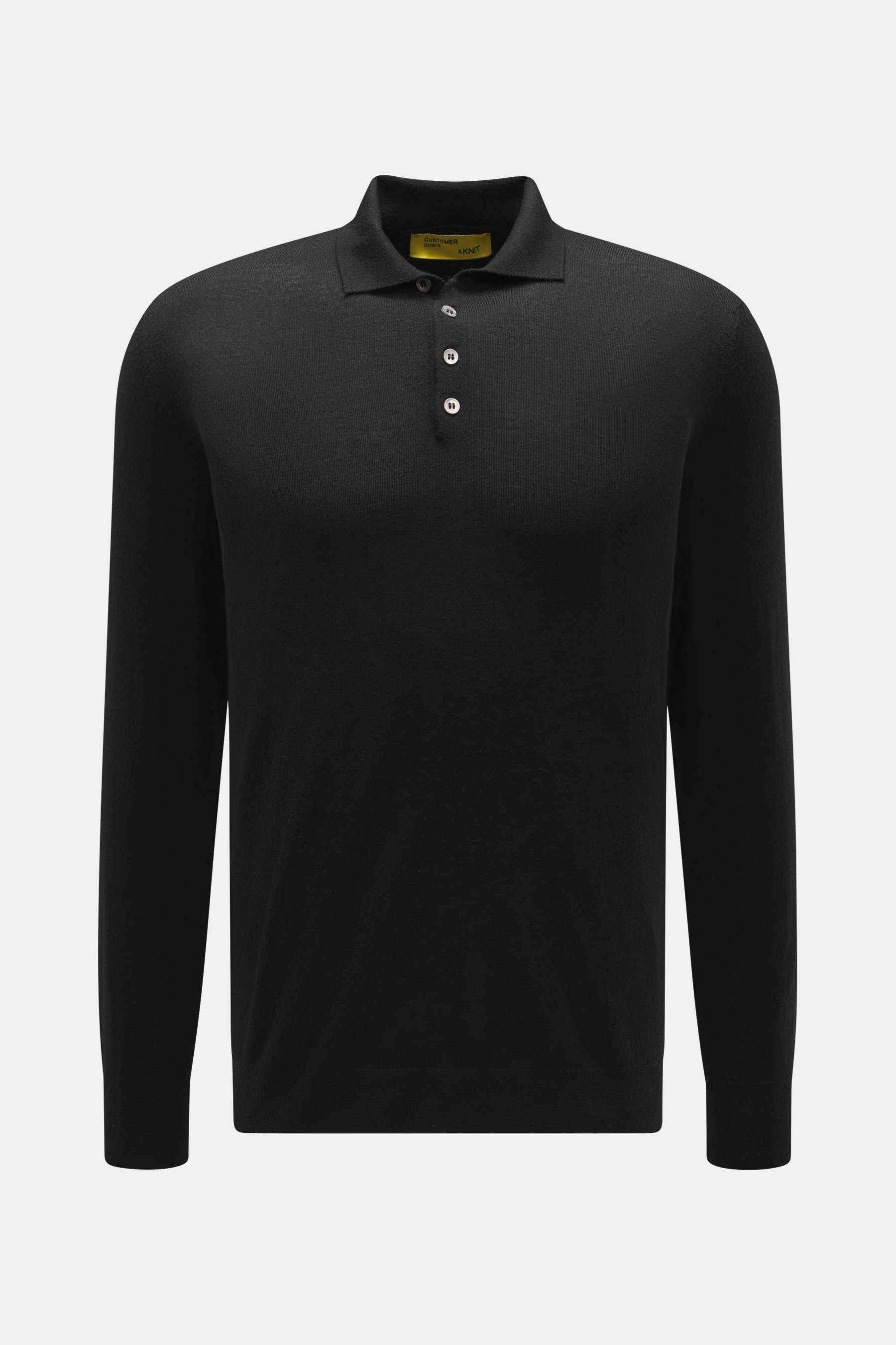 Vorderansicht des B.F. Knitwear Merino Strickpolo schwarz, Strick aus reiner Merinowolle, weicher Griff, feines Strickbild, Regular Fit, klassischer Polokragen, flexible Rippbündchen.