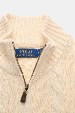Polo Ralph Lauren Troyer creme aus reiner Baumwolle mit Zopfstrickmuster, Reißverschluss und Polospieler-Stitching, Nahaufnahme von oben