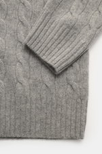 Close-up top view of Polo Ralph Lauren Troyer gray showing cable knit wool and cashmere fabric with ribbed cuff detail.

<p>An essential for cool days: This Troyer by POLO RALPH LAUREN impresses with high-quality cable knit made of wool with cashmere and 