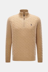 Vorderansicht des Polo Ralph Lauren Troyer camel in Zopfstrick aus Wolle mit Cashmere, Slim Fit, Troyer-Kragen mit Reißverschluss, tonales Polospieler-Stitching, weicher Griff und Rippbündchen.
