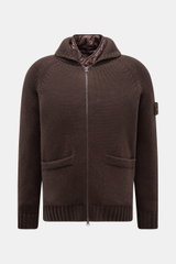 Stone Island Cashmere Strickjacke 'Ghost Piece' dunkelbraun, frontal, mit Kapuze, Zwei-Wege-Reißverschluss, Eingrifftaschen, Slim Fit, reiner Cashmere, windabweisendes Futter.