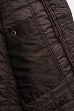 Stone Island Cashmere Strickjacke 'Ghost Piece' dunkelbraun, Detailaufnahme von innen mit windabweisendem Futter und tonalem Kompass-Badge.