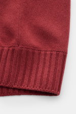 Close-up front view of the ribbed cuff of the Gran Sasso Cashmere Strickjacke dunkelrot, showcasing fine knit and soft texture.

Description: <p>Sportives Basic von GRAN SASSO: Diese edle Strickjacke wurde aus anschmiegsamem Cashmere gefertigt und ist die