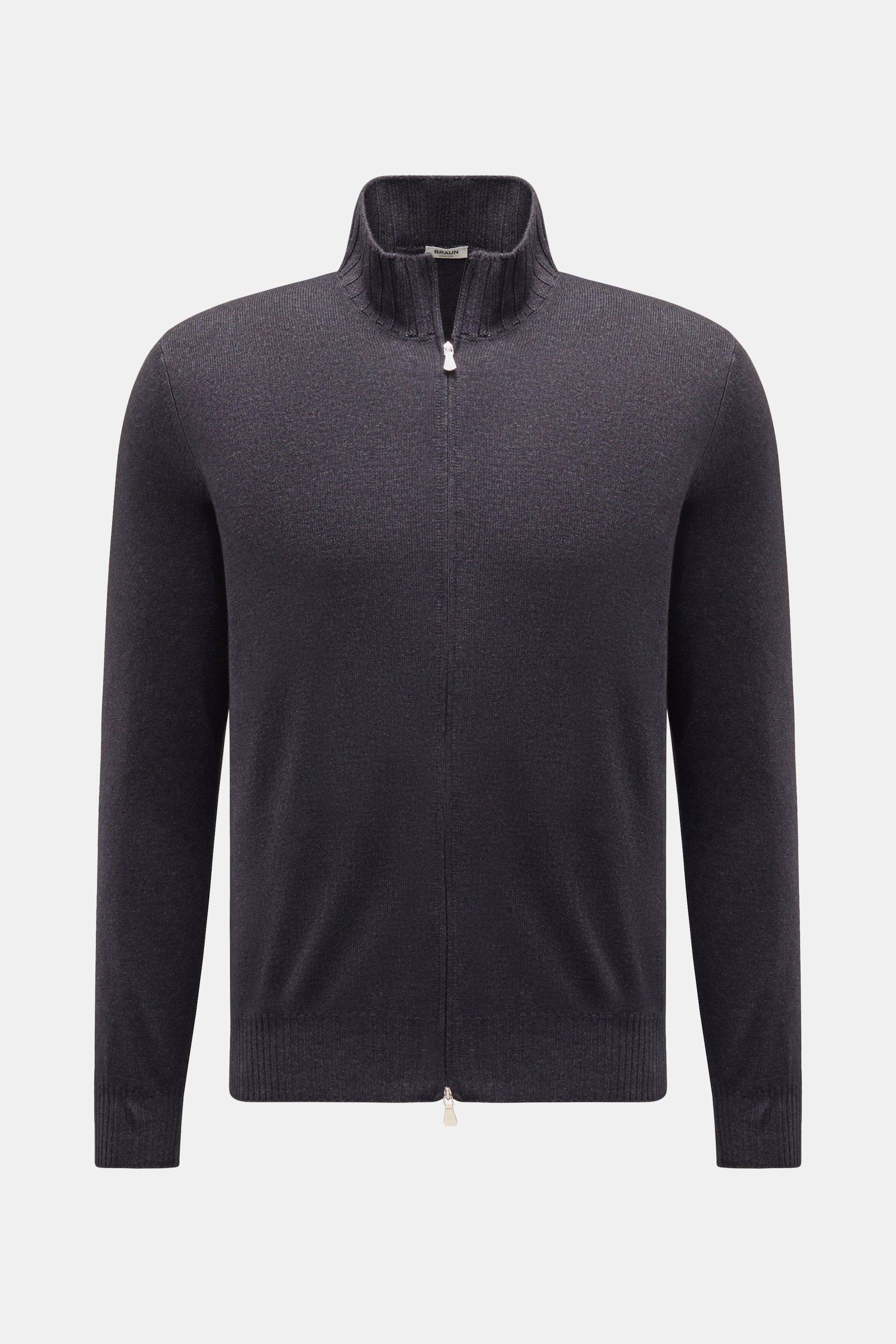 Frontale Aufnahme der BRAUN Hamburg Strickjacke anthrazit meliert mit Stehkragen, Reißverschluss, Regular Fit und feinem Strickbild.