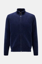 Fioroni Cashmere Strickjacke navy meliert, frontal fotografiert, Slim Fit mit zwei-Wege-Reißverschluss, schräge Hüfttaschen, reiner Cashmere, sehr weicher Griff, mittelfeines Strickbild, leichter Bouclé-Effekt, flexible Rippbündchen.