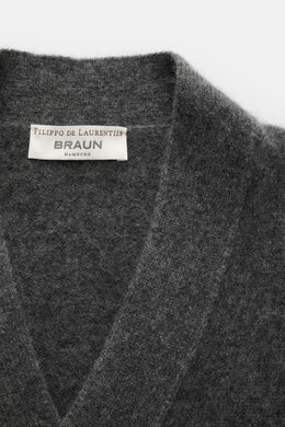 Filippo de Laurentiis Cardigan dunkelgrau meliert, Nahaufnahme von V-Ausschnitt und Label, weiche Mischung aus Cashmere, Seide, Microfaser.