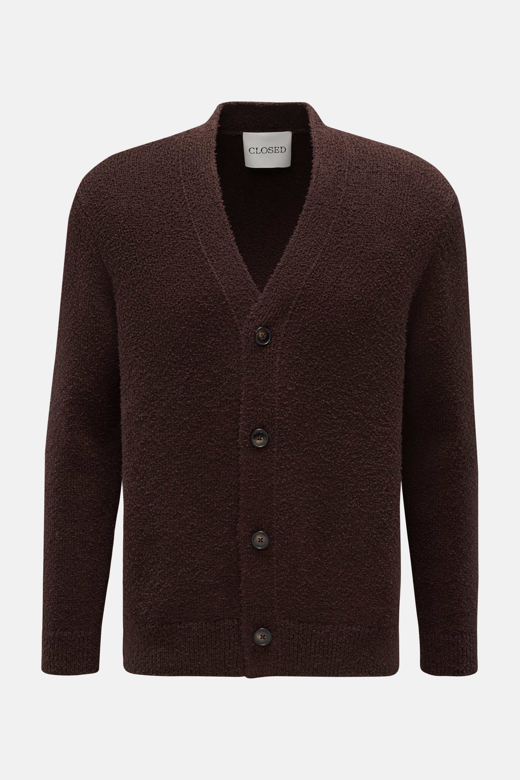 Closed Cardigan dunkelbraun in Bouclé-Strick aus Baumwoll-Woll-Mix, frontale Nahaufnahme, Regular Fit mit Raglanärmeln, Vier-Knopf-Leiste, weicher Griff, komfortable Rippbündchen, lässiger und stylisher Begleiter vom Hamburger Label CLOSED.
